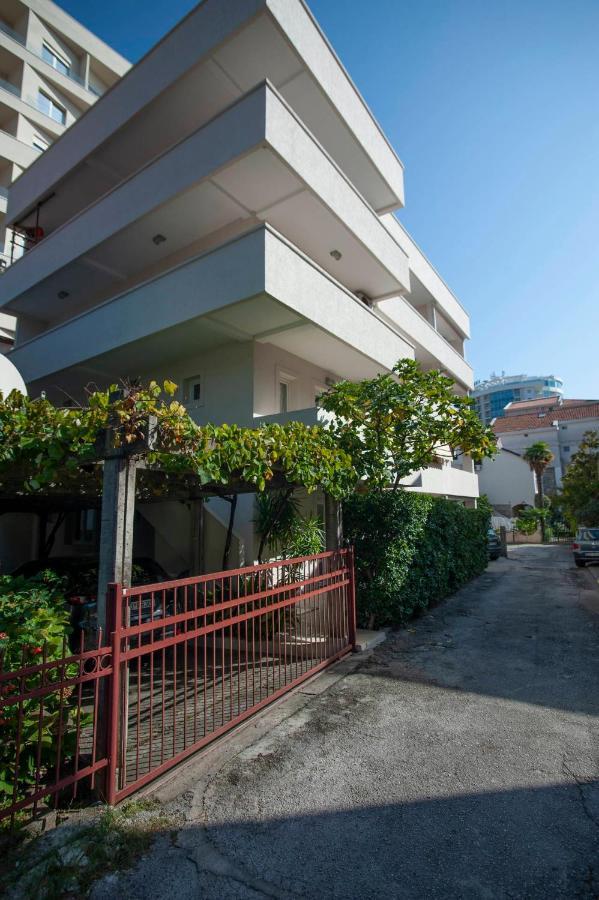 Mandir - Center Budva
